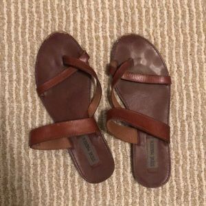 Steve Madden cross toe sandal